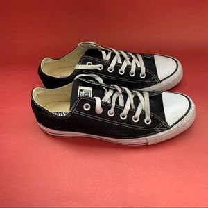 Converse All Star Chuck Taylor Low Top Black/White Shoes Wo’s 10 men 8 M9166